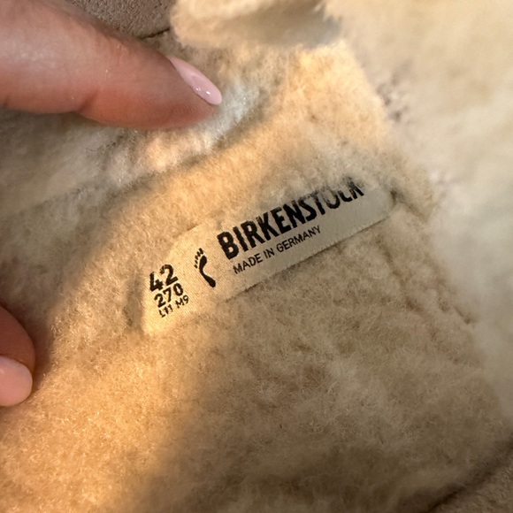 Birkenstock Cream Fuzzy Sandals with Gold Accents - Picture 4 of 4